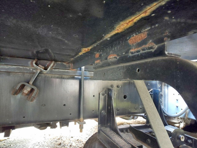 UDトラックスクオントレーラーヘッド（トラクターヘッド）大型（10t）[写真08]