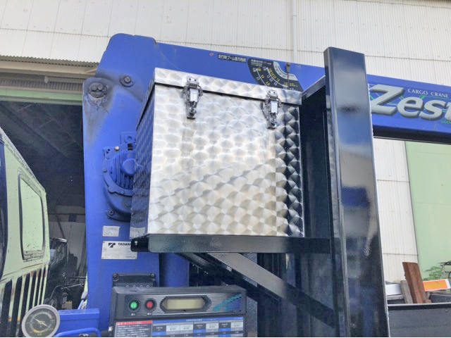 三菱ふそうキャンタークレーン4段小型（2t・3t）[写真10]