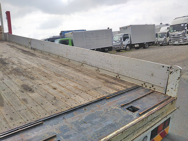 いすゞギガセルフクレーン4段大型（10t）[写真14]