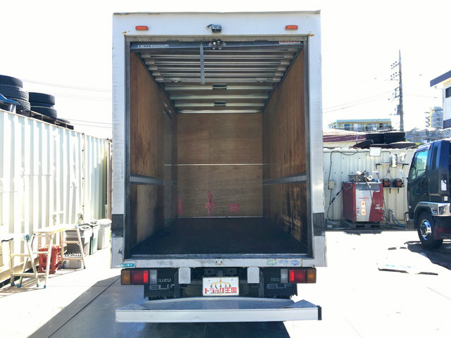 いすゞエルフアルミバン小型（2t・3t）[写真11]