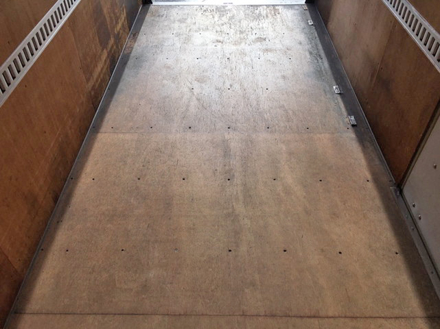 いすゞエルフアルミバン小型（2t・3t）[写真14]