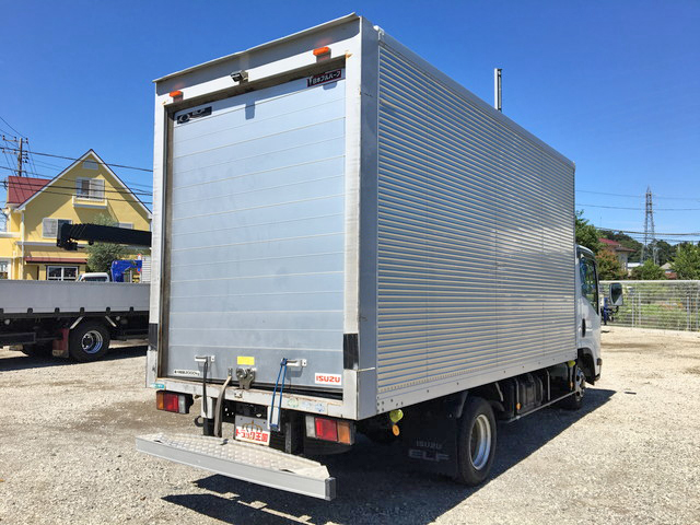 いすゞエルフアルミバン小型（2t・3t）[写真02]