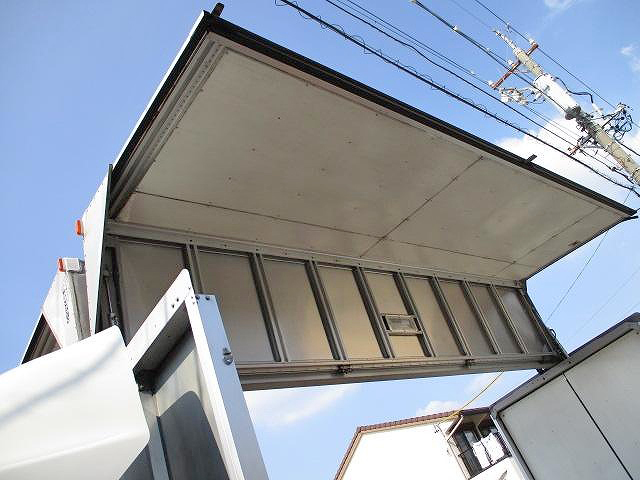 日野レンジャーアルミウイング中型（4t）[写真15]