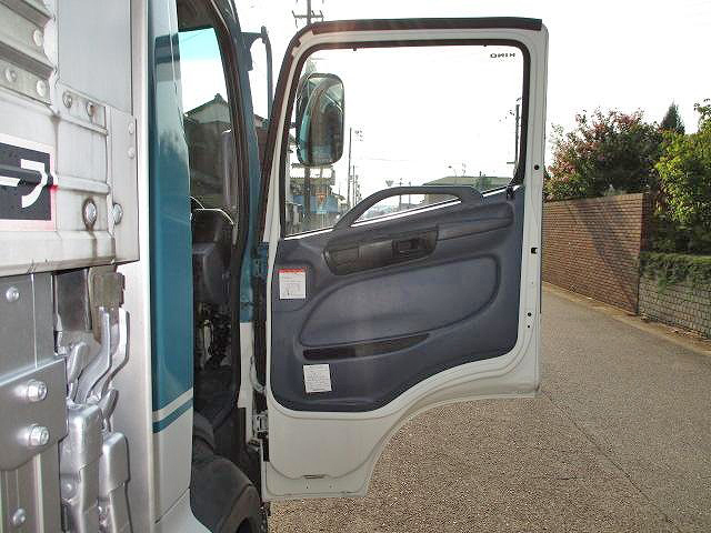 日野レンジャーアルミウイング中型（4t）[写真32]