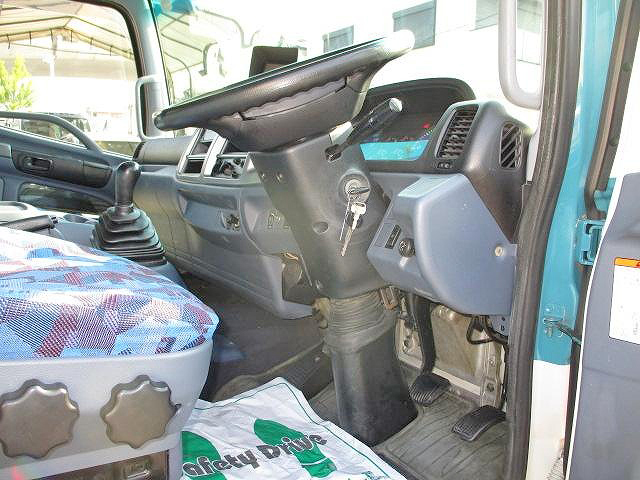 日野レンジャーアルミウイング中型（4t）[写真33]