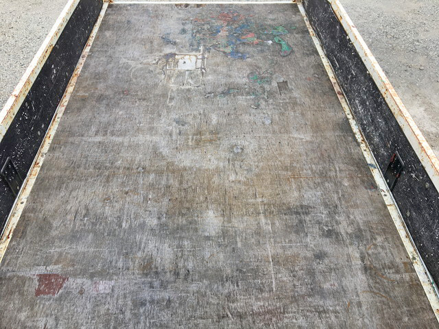 いすゞエルフ平ボディ小型（2t・3t）[写真14]