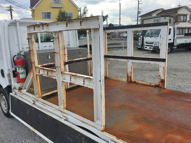 日産アトラス平ボディ小型（2t・3t）[写真11]