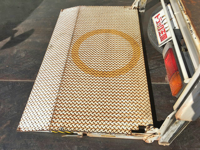 日産アトラス平ボディ小型（2t・3t）[写真16]