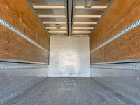 いすゞフォワードアルミウイング中型（4t）[写真11]