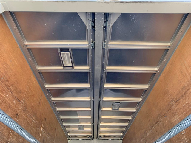 いすゞフォワードアルミウイング中型（4t）[写真12]