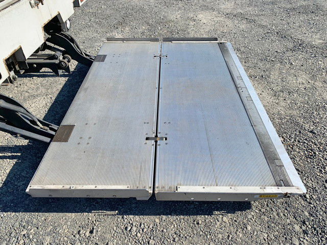 いすゞフォワードアルミウイング中型（4t）[写真19]