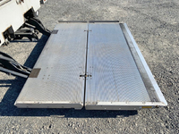 いすゞフォワードアルミウイング中型（4t）[写真19]