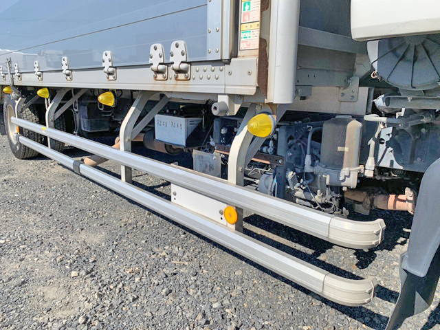 いすゞフォワードアルミウイング中型（4t）[写真21]