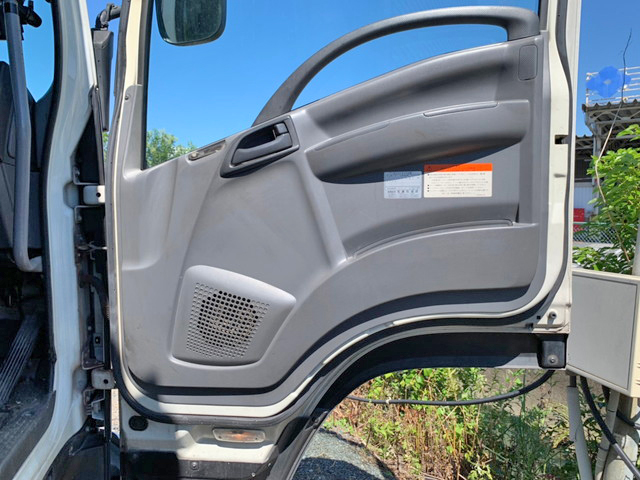 いすゞフォワードアルミウイング中型（4t）[写真28]