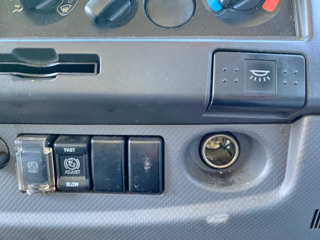 いすゞフォワードアルミウイング中型（4t）[写真38]