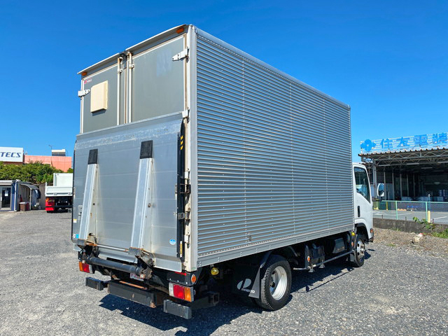 いすゞエルフアルミバン小型（2t・3t）[写真02]