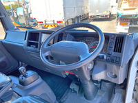 いすゞエルフアルミバン小型（2t・3t）[写真30]