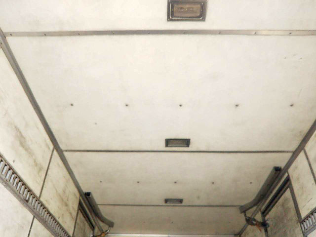 三菱ふそうキャンターアルミバン小型（2t・3t）[写真10]