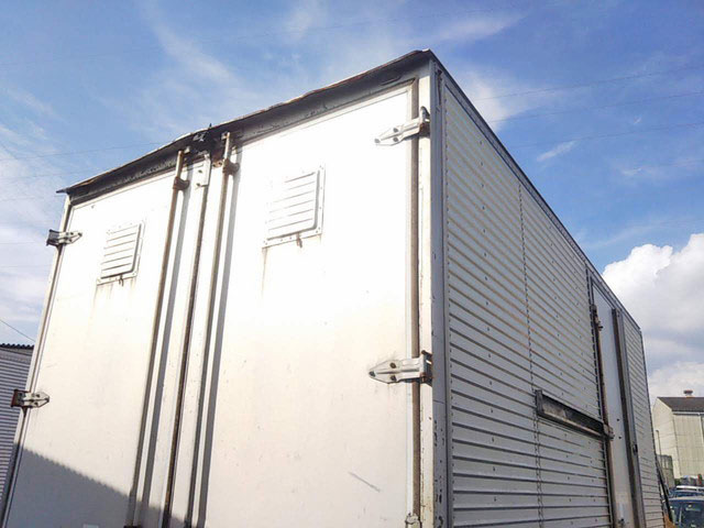 三菱ふそうキャンターアルミバン小型（2t・3t）[写真05]