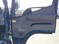 三菱ふそうキャンターアルミバン小型（2t・3t）[写真28]