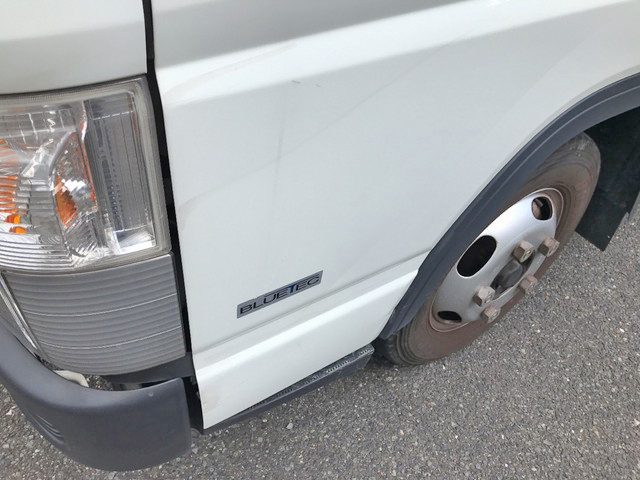 三菱ふそうキャンター平ボディ小型（2t・3t）[写真09]