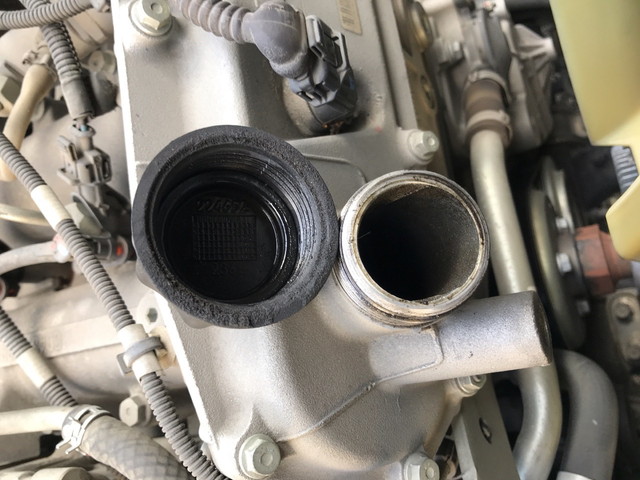 三菱ふそうキャンターガッツ平ボディ小型（2t・3t）[写真14]