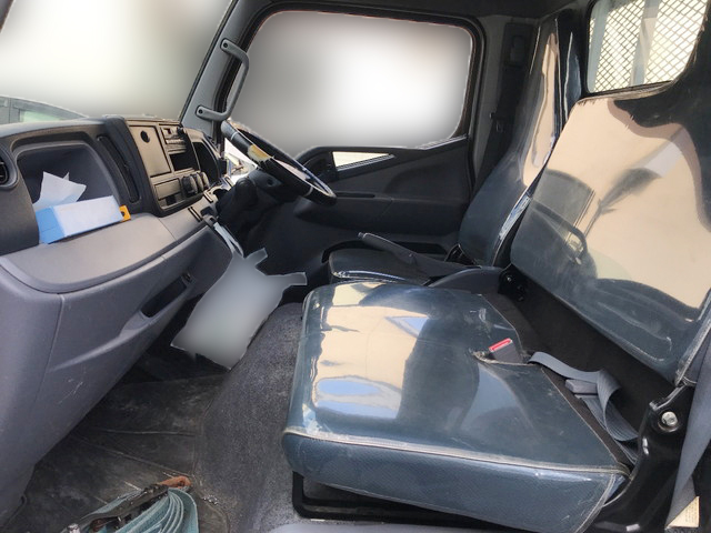 三菱ふそうキャンターガッツ平ボディ小型（2t・3t）[写真17]