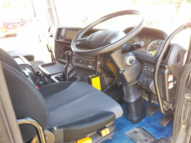 日野プロフィアダンプ大型（10t）[写真33]