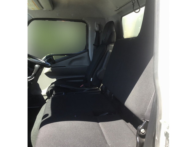 三菱ふそうキャンターアルミバン小型（2t・3t）[写真26]