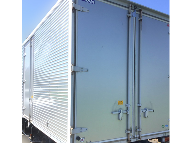 三菱ふそうキャンターアルミバン小型（2t・3t）[写真04]