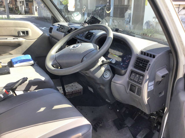 マツダボンゴ平ボディ小型（2t・3t）[写真17]