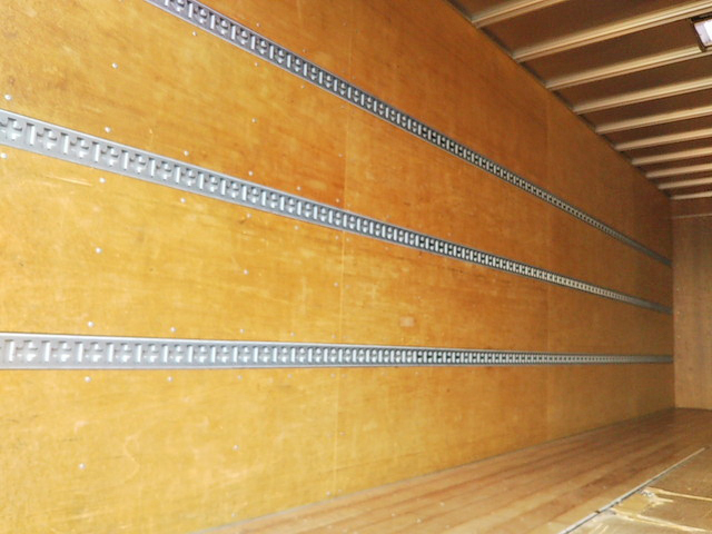 日野レンジャーアルミバン中型（4t）[写真12]