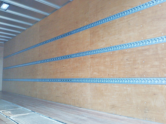 日野レンジャーアルミバン中型（4t）[写真14]