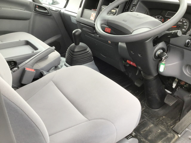 いすゞエルフアルミバン小型（2t・3t）[写真22]