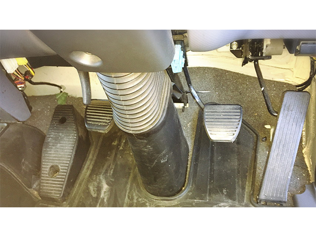 いすゞフォワードアルミブロック中型（4t）[写真17]