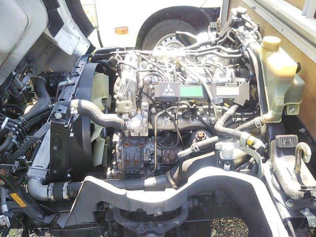 三菱ふそうキャンター平ボディ小型（2t・3t）[写真11]