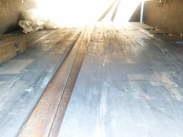 三菱ふそうキャンター平ボディ小型（2t・3t）[写真06]