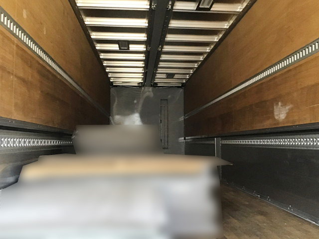 いすゞギガアルミウイング大型（10t）[写真11]