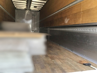 いすゞギガアルミウイング大型（10t）[写真12]