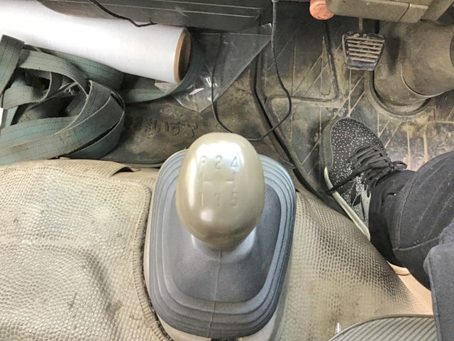 いすゞエルフ平ボディ小型（2t・3t）[写真29]