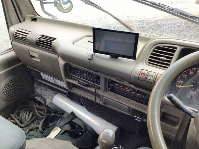 いすゞエルフ平ボディ小型（2t・3t）[写真30]