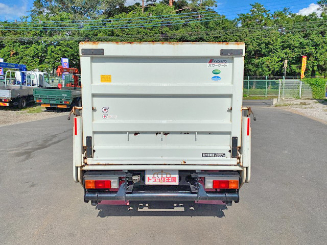 三菱ふそうキャンター平ボディ小型（2t・3t）[写真10]