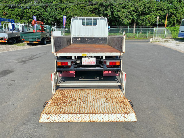 三菱ふそうキャンター平ボディ小型（2t・3t）[写真16]