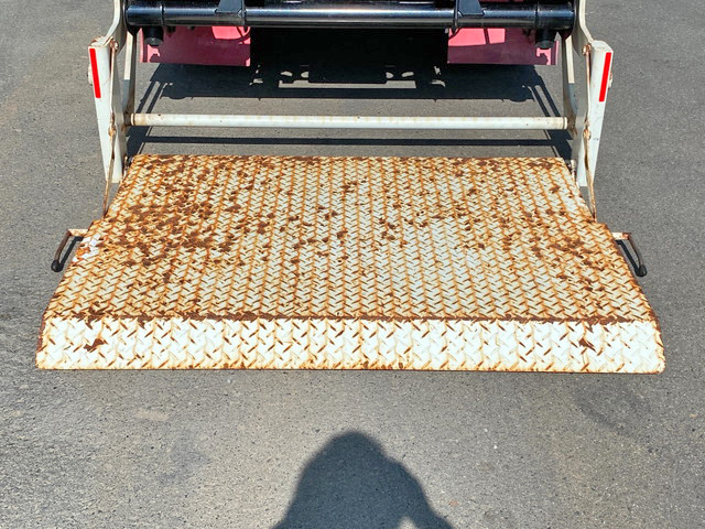 三菱ふそうキャンター平ボディ小型（2t・3t）[写真17]