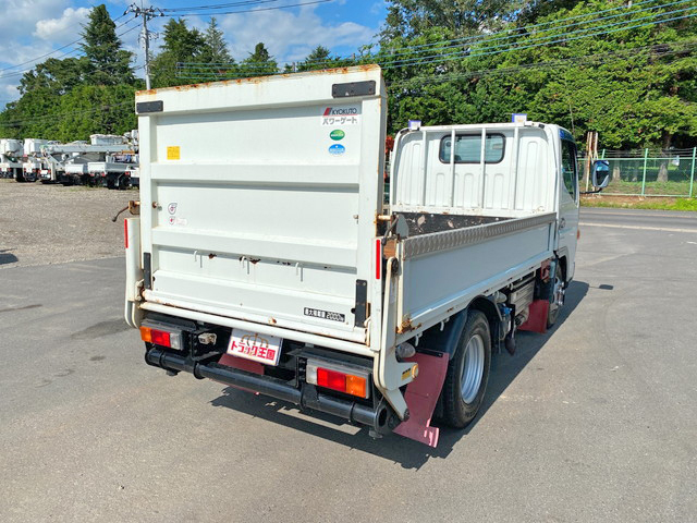 三菱ふそうキャンター平ボディ小型（2t・3t）[写真02]
