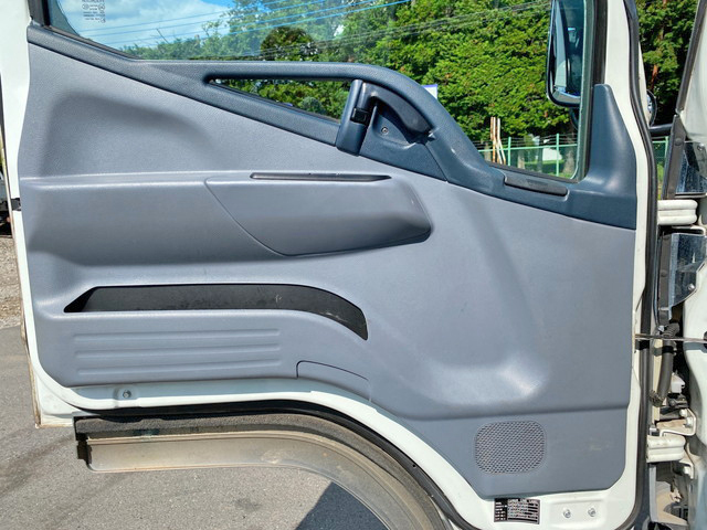 三菱ふそうキャンター平ボディ小型（2t・3t）[写真29]