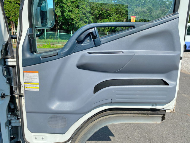 三菱ふそうキャンター平ボディ小型（2t・3t）[写真30]