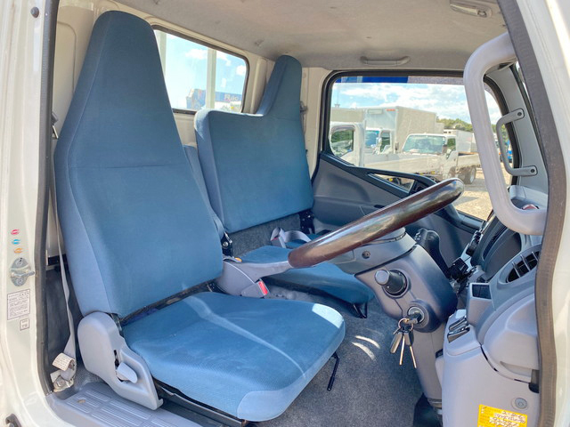 三菱ふそうキャンター平ボディ小型（2t・3t）[写真34]