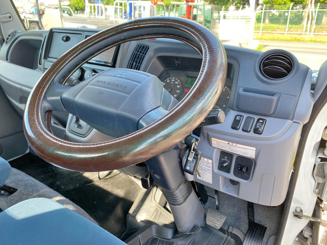 三菱ふそうキャンター平ボディ小型（2t・3t）[写真35]