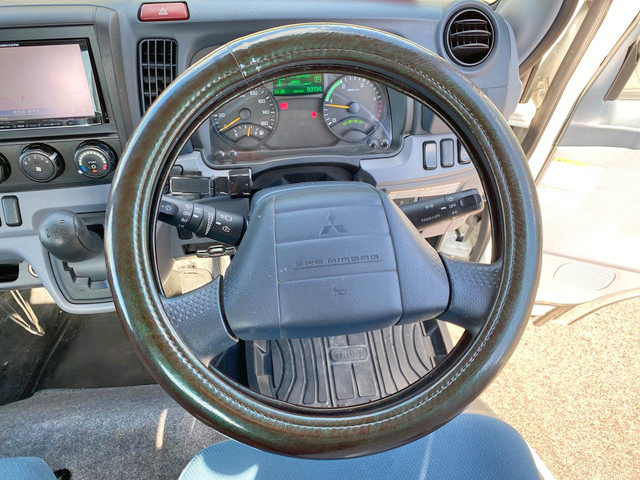 三菱ふそうキャンター平ボディ小型（2t・3t）[写真37]